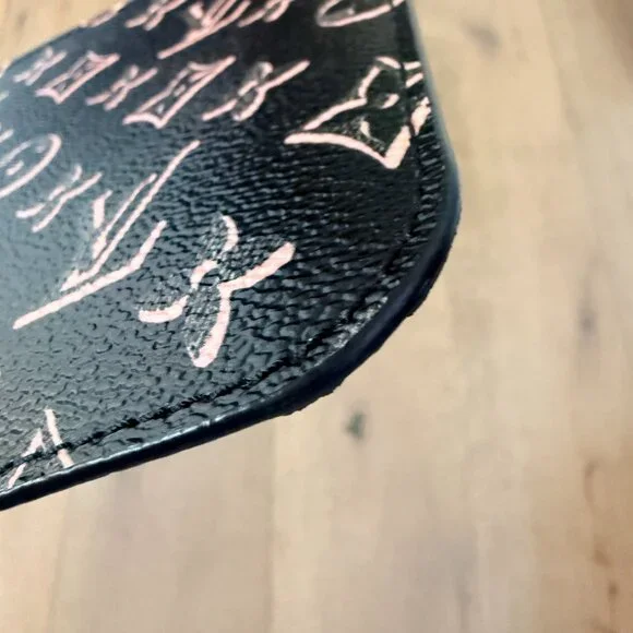 Louis Vuitton Monogram 'Fall For You' Black Pink Wristlet Neverfull MM Pouch LE - Picture 9 of 11